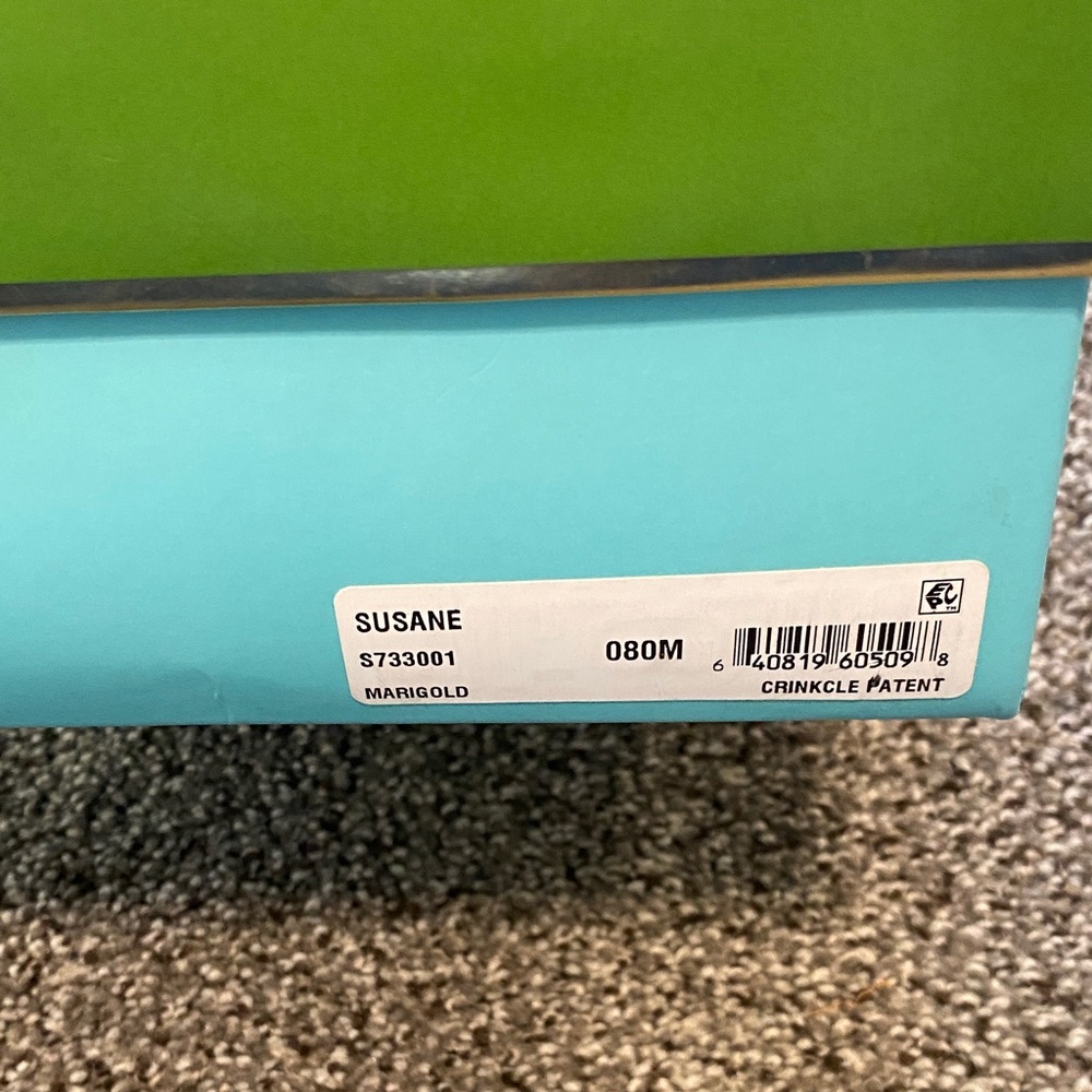 Kate Spade Susane Crinkle Patent Marigold Bright Yellow Sandals Size 8 - Picture 2 of 10